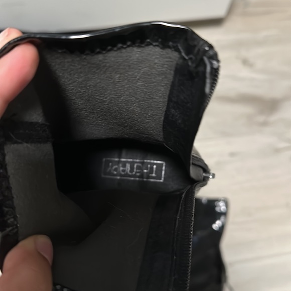 Therapy Hoxton Black Glossy Heeled Ankle Boots - Picture 6 of 7